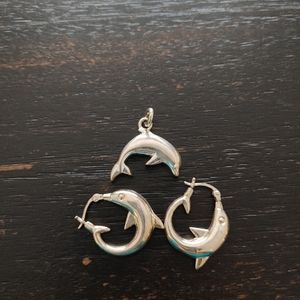 dolphin earrings and pendent. 925 silver